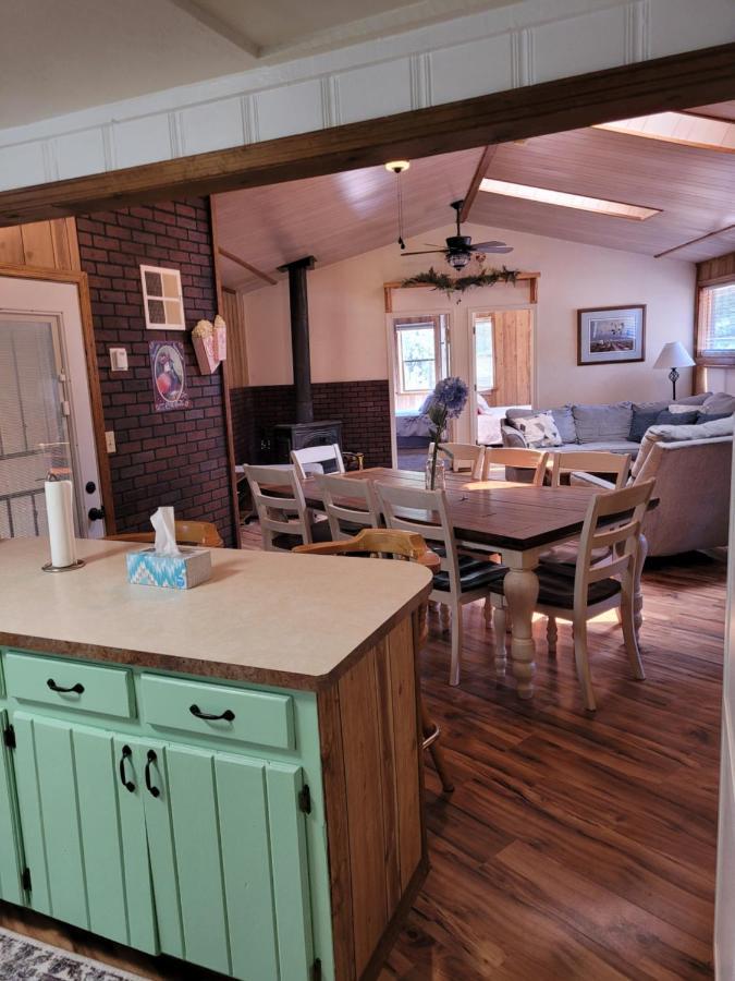 Greer Point Trails End Cabins ภายนอก รูปภาพ