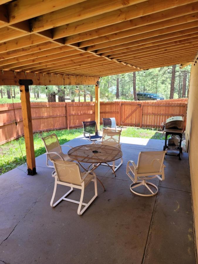 Greer Point Trails End Cabins ภายนอก รูปภาพ